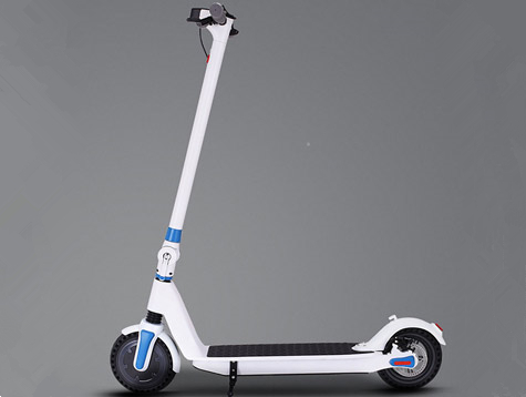 专为城市街道设计的8.5英寸远程电动滑板车